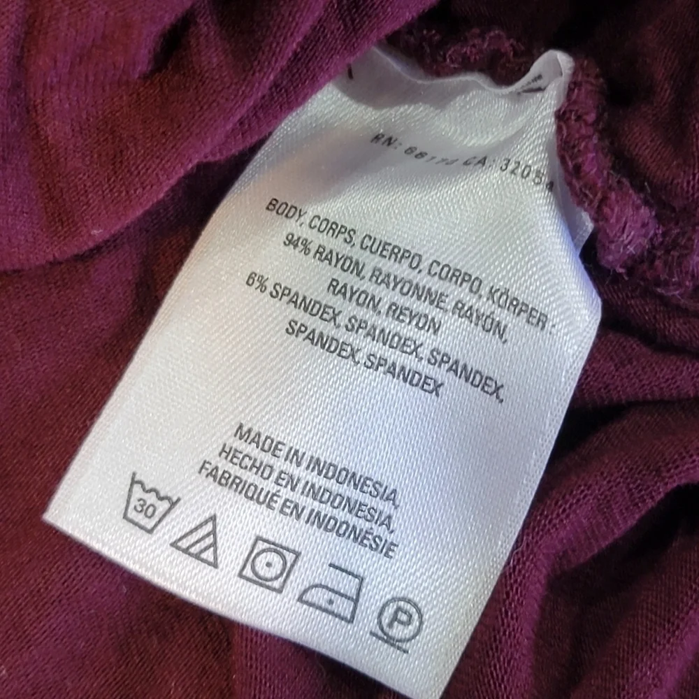 Anthro Vanessa Virginia Ruched Keyhole Cutout Top size M Burgundy Maroon